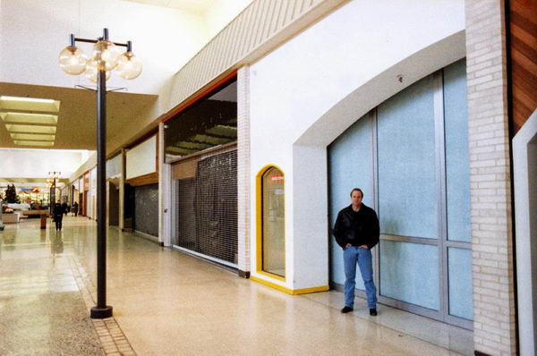 North Kent Mall - Old Photo From Gr Retro